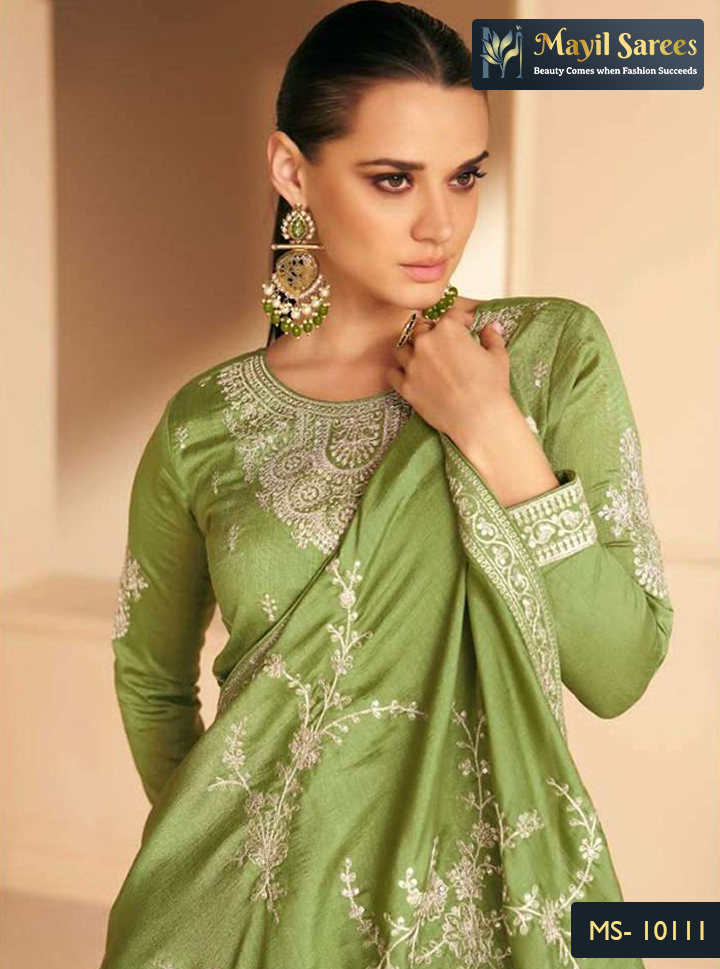 Traditional Wedding Clothes and Collections | Mayil Sarees