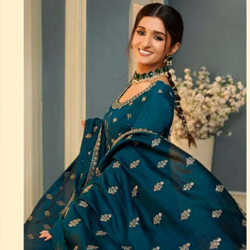 Traditional Wedding Clothes and Collections | Mayil Sarees